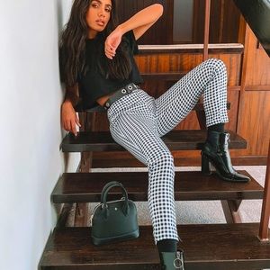 Women’s high waisted black and white pant